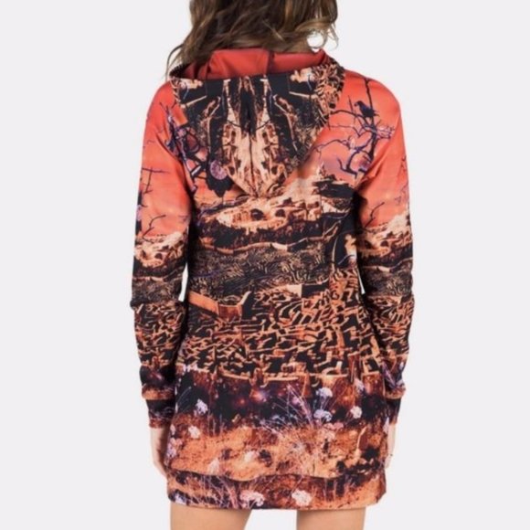 Blackmilk Labyrinth XXS Turn Back Slouchy Dress (LIMITED) - Picture 3 of 4